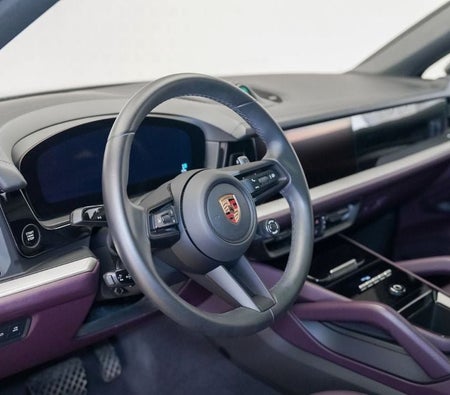 Porsche Cayenne  2025, photo 4 of 4