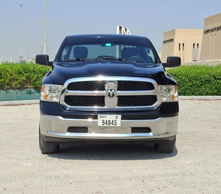 Siyah Ram 1500 2021