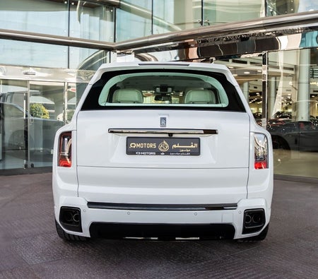 Blanc Rolls Royce Cullinan 2025