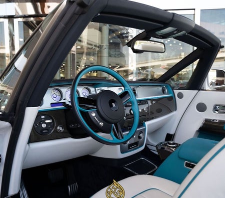 Rolls Royce Phantom  2017, photo 2 of 4