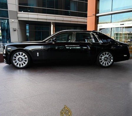 Rolls Royce Phantom  2019, photo 3 of 4