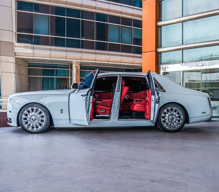 Rolls Royce Phantom  2022, photo 4 of 4
