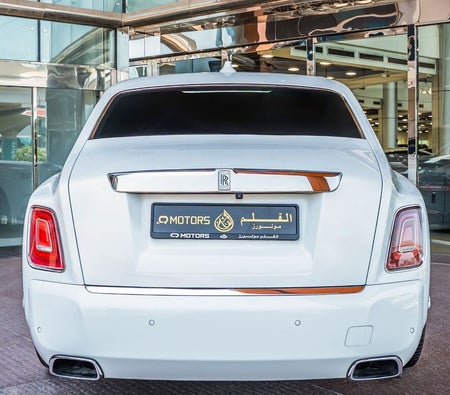 Rolls Royce Phantom  2022, photo 2 of 4