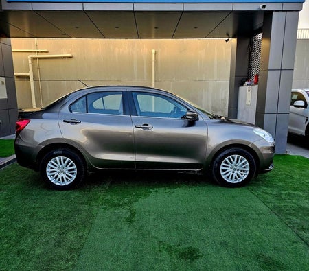 Серый Suzuki Dzire 2023 год Серый Suzuki Dzire 2023 год