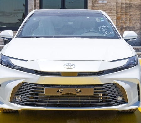 Toyota Camry 2026, photo 2 of 4
