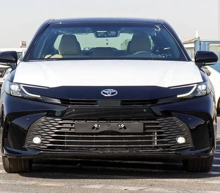 Toyota Camry 2026, photo 2 of 4