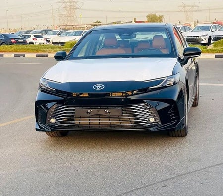 Toyota Camry 2026, photo 2 of 4