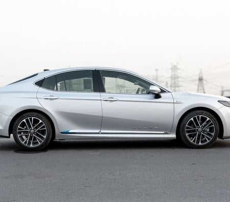 Toyota Camry 2026, photo 2 of 4