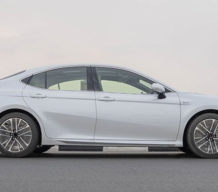 Toyota Camry 2026, photo 2 of 4