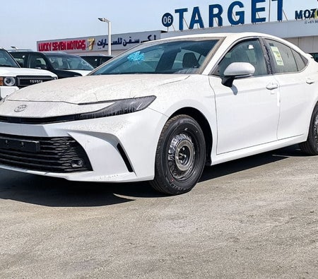 Toyota Camry 2026, photo 1 of 4