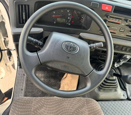 Toyota Coaster 2025, photo 3 of 4