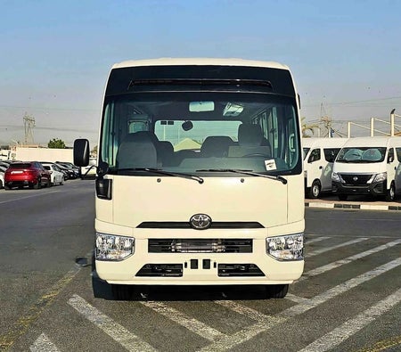 Белый Toyota Coaster 2025 год Белый Toyota Coaster 2025 год