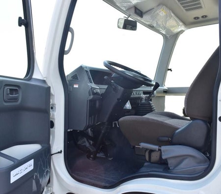 Белый Toyota Coaster 2026