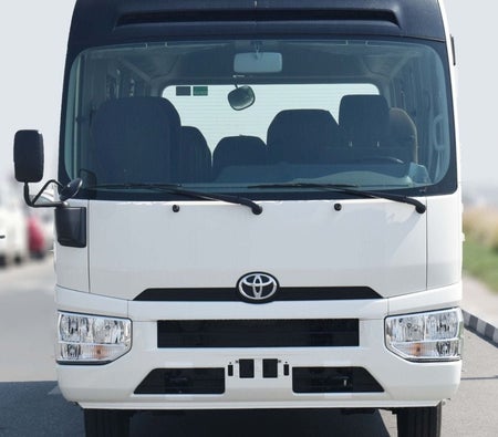 Белый Toyota Coaster 2026