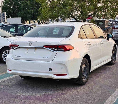 Белый Toyota Corolla 2026 Белый Toyota Corolla 2026