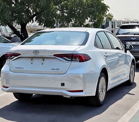 Белый Toyota Corolla 2026 Белый Toyota Corolla 2026