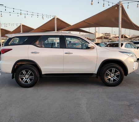Weiß Toyota Fortuner 2017 Weiß Toyota Fortuner 2017