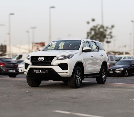 Toyota Fortuner 2023, photo 3 of 4