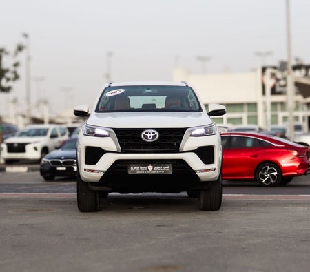 Toyota Fortuner 2023, photo 2 of 4