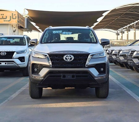 Bronze Toyota Fortuner 2024 Bronze Toyota Fortuner 2024