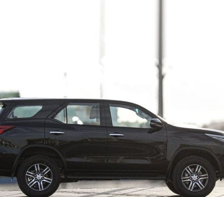 Toyota Fortuner 2025, photo 2 of 4