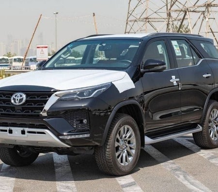 Toyota Fortuner 2025, photo 1 of 4