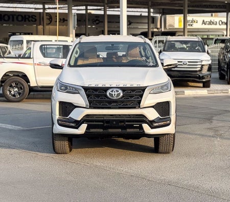 Toyota Fortuner 2026, photo 2 of 4