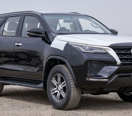 Toyota Fortuner 2026, photo 2 of 4