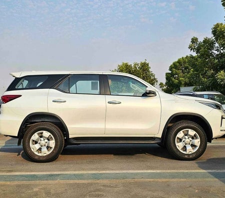 Weiß Toyota Fortuner 2026 Weiß Toyota Fortuner 2026