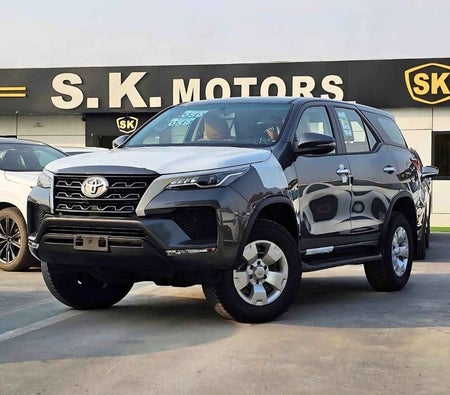 Серый Toyota Fortuner 2026 Серый Toyota Fortuner 2026