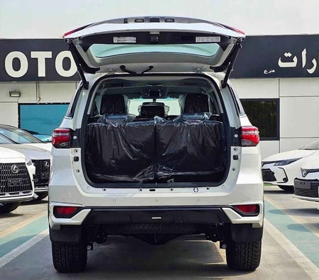 Weiß Toyota Fortuner 2026 Weiß Toyota Fortuner 2026