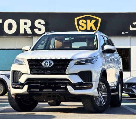 Белый Toyota Fortuner 2026 Белый Toyota Fortuner 2026