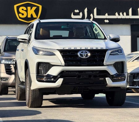 Белый Toyota Fortuner 2026 Белый Toyota Fortuner 2026