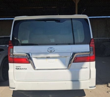 Toyota Granvia 2023, photo 3 of 4