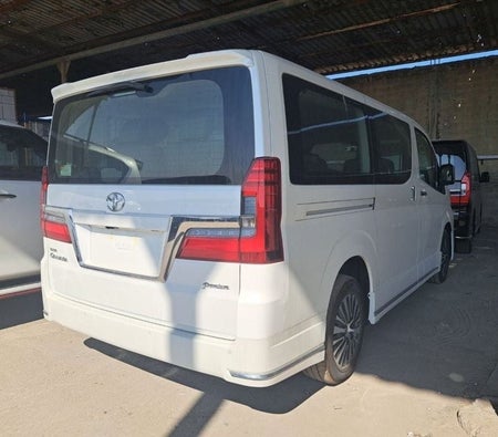 Toyota Granvia 2023, photo 4 of 4