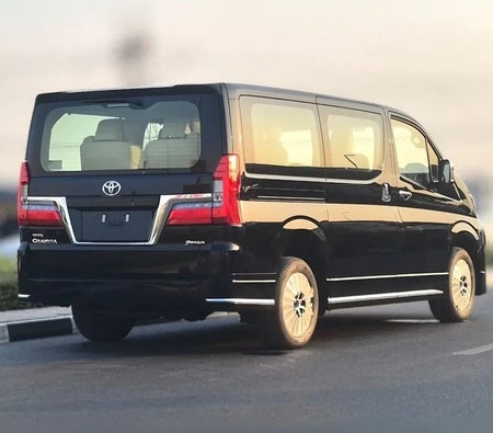 Черный Toyota Granvia 2026 Черный Toyota Granvia 2026