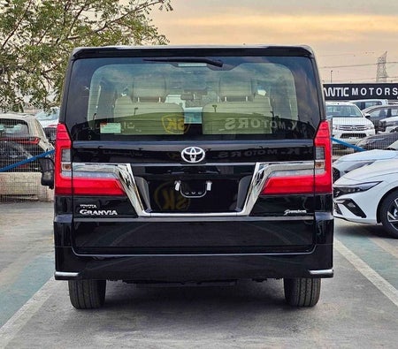 Schwarz Toyota Granvia 2026 Schwarz Toyota Granvia 2026