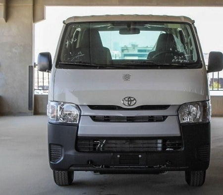 Toyota Hiace 2023, photo 2 of 4