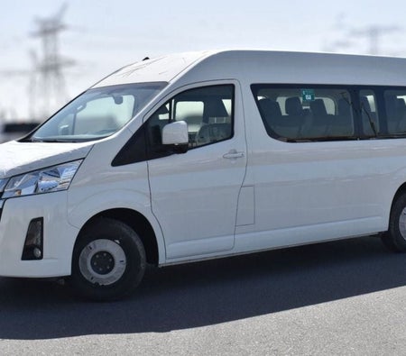 Toyota Hiace 2023, photo 2 of 4