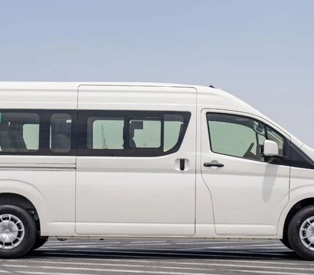 Toyota Hiace 2023, photo 3 of 4