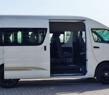 Toyota Hiace 2025, photo 3 of 4