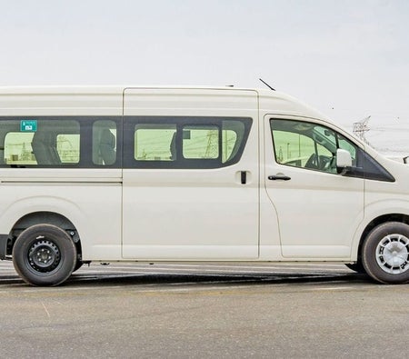 Toyota Hiace 2026, photo 2 of 4