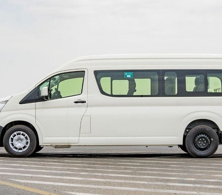 Toyota Hiace 2026, photo 3 of 4