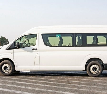 Toyota Hiace 2026, photo 3 of 4