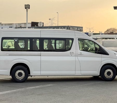 Toyota Hiace 2026, photo 3 of 4
