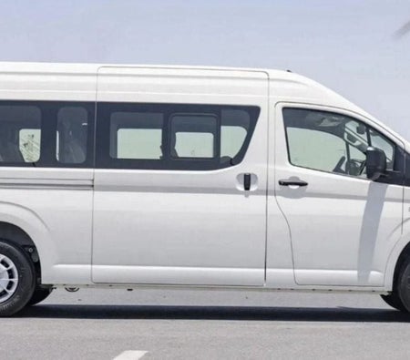 Toyota Hiace 2026, photo 3 of 4