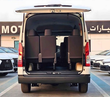 Bianca Toyota Hiace 2026