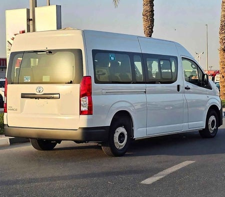Bianca Toyota Hiace 2026