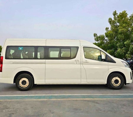 Bianca Toyota Hiace 2026