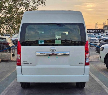 Белый Toyota Hiace 2026 Белый Toyota Hiace 2026